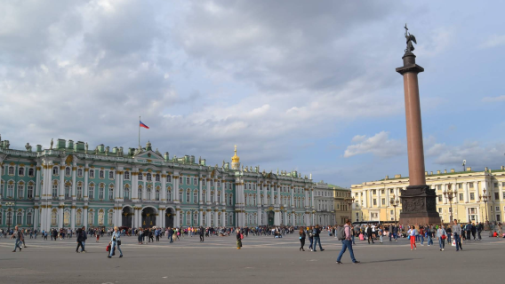 Saint Petersburg city day tour (customizable surrounding tours available) with hotel pick-up & drop-off