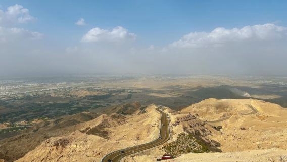 阿聯酋阿布扎比+艾因+哈菲特山區包車遊|山景與溫泉休閒之旅