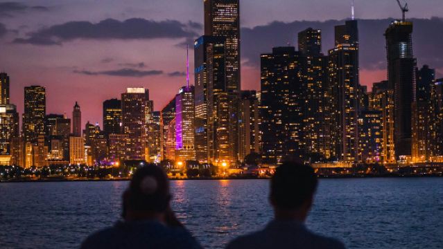 Lake Michigan & Chicago River: 1.5-Hr Night Sightseeing Cruise