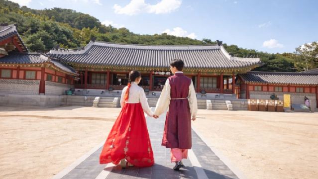 Suwon Hwaseong, Gwangmyeong Cave, & Starfield Library Trip