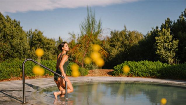 Experiencia en Alba Thermal Springs and Spa: sesión diurna | sesión nocturna | entrada de adulto | entrada para niños