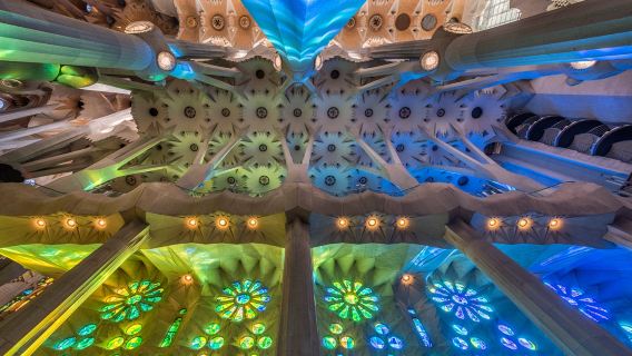 Pakej Pelancongan Bahasa Cina di La Sagrada Familia Sepanyol (termasuk tiket masuk) | Masuk pantas | Seni bina Gaudi di Barcelona
