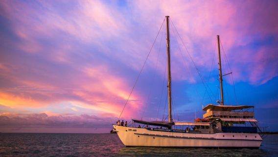Sunset Cruise met 4-gangen diner optie