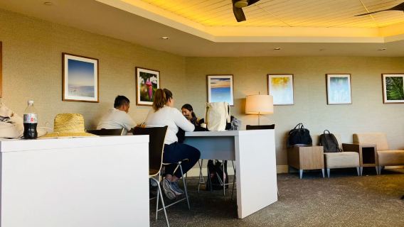 U.S. Kahului Airport VIP lounge pass/OGG airport VIP lounge transit/rest
