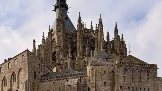 Optional private charter for Chinese speakers: round-trip from Paris: 1-day tour to Mont Saint-Michel & abbey (admission ticket not included)