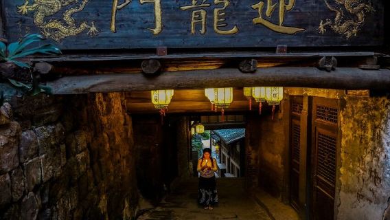 1-day tour to Anju ancient city and Dazu Rock Carvings from Chongqing (admission ticket not included)