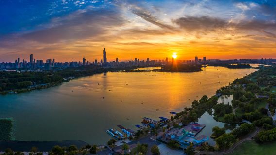 Nanjing family-friendly private chartered tour | Less walking, easy stroll with kids around Jinling