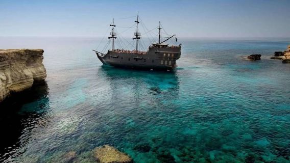 Айя Напа: пиратский круиз на корабле «Чёрная жемчужина» с обедом