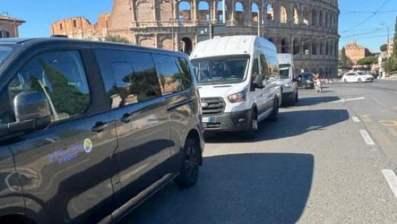 from Civitavecchia Port: Rome Shore Excursion with Aperitivo