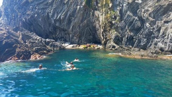 Vernazza: poranna wycieczka - popołudniowy rejs z aperitifem o zachodzie słońca