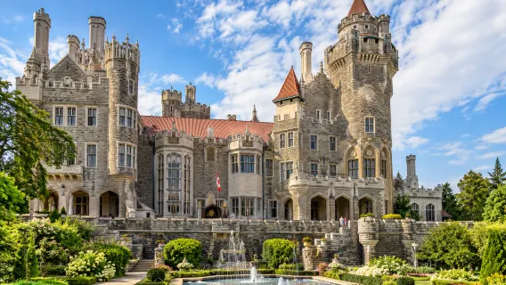 Toronto: Casa Loma castle historical tour (includes admission)