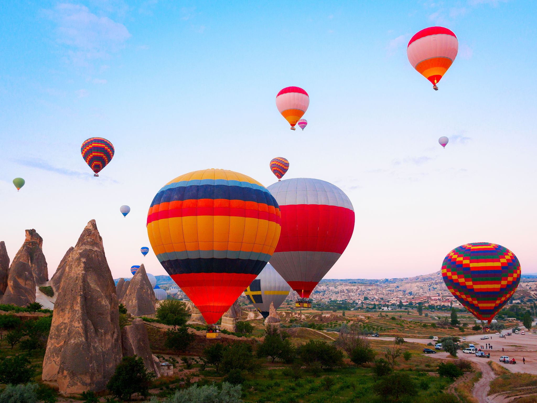 Pengalaman Balon Udara di Göreme Belediyesi, Kapadokia Turki - Pilihan Perusahaan Balon Udara Royal/United [Layanan Pelanggan Bahasa Tersedia + Antar-Jemput Hotel + Sarapan Termasuk + Perayaan dengan Sampanye]