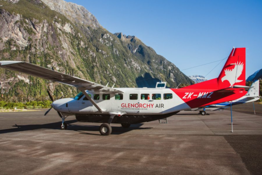 Penerbangan wisata pulang pergi Queenstown Selandia Baru + kapal pesiar Milford Sound - Hemat waktu 