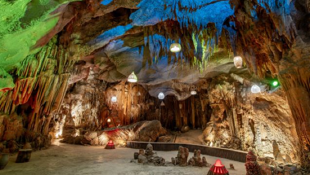 昆明石林風景區+阿廬古洞一日遊【▼徐霞客遊記▼不進店無購物】