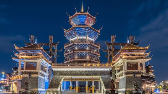 貴陽|多彩貴州城+龍里水鄉+龍裡油畫大草原+花溪高坡雲頂花海