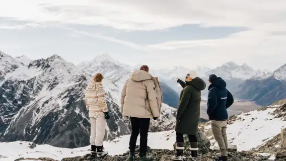 Queenstown helicopter glacier sightseeing - 50 min classic Queenstown tour with snow mountain landing