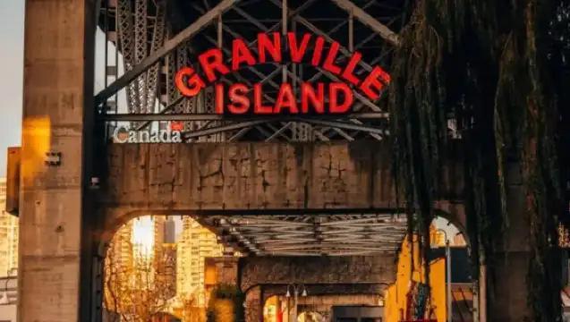 Vancouver VanDusen Botanical Garden + Gastown + Lynn Canyon Suspension Bridge + Sunset Beach day tour