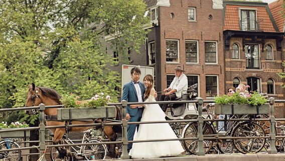 Amsterdam travel photography in the Netherlands[Amsterdam, Netherlands travel photography Rotterdam photographer wedding photography travel photo shoots tourist photography]