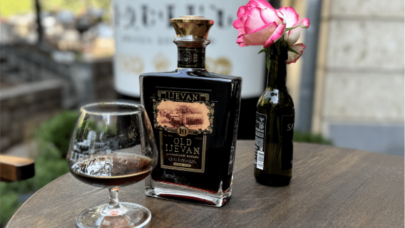 Stadtrundgang in Eriwan mit 10 Jahren Brandy und 5 Weinen