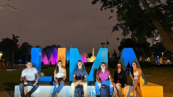 ทัวร์สู่เส้นทางน้ำวิเศษพร้อมอาหารเย็นและการแสดงระบำ