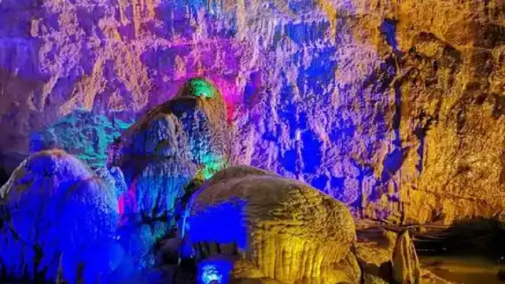Jiuxiang Caves Scenic Area + Yiliang Roast Duck + Kunming City Private Tour