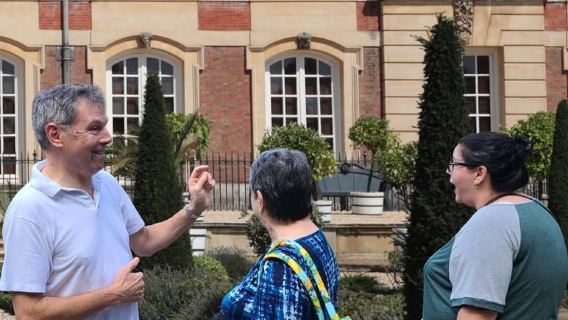 Лондон: Экскурсия по Королевскому Хэмптон-Корту с послеобеденным чаем