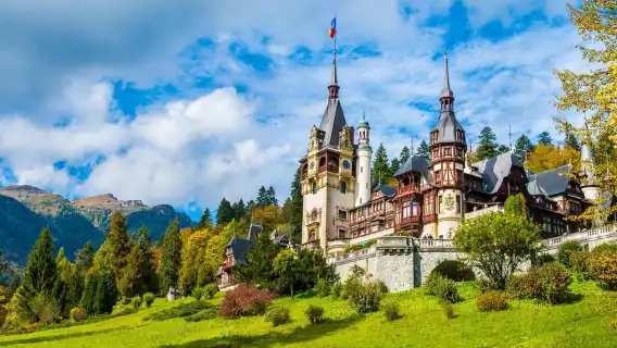 Bucharest: Dracula's Castle, Peles Castle & Brasov Day Trip