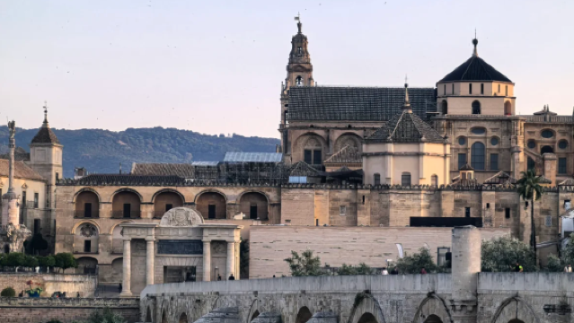 愛爾蘭+威克洛山國家公園一日遊（包車一日遊 中文司機）