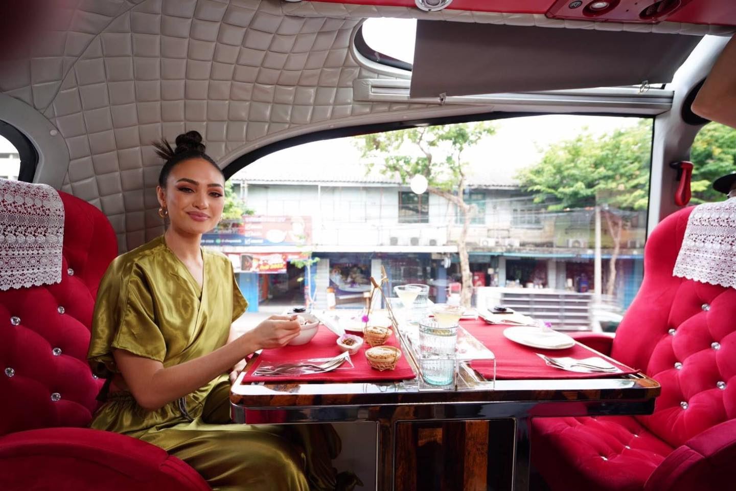 Bangkok sightseeing & food double-decker bus: Michelin dining with no queues + highlights tour | Multiple time slots available