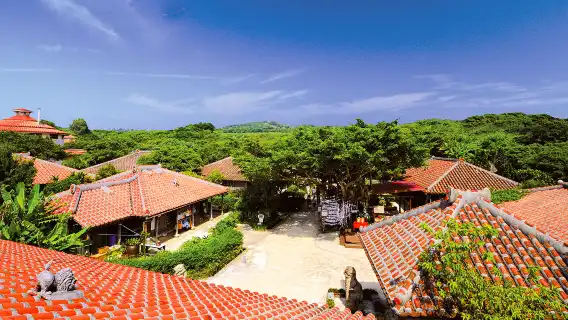 沖繩南部一日遊|世界文化王國+知念岬+瀨長島+系滿海鮮市場