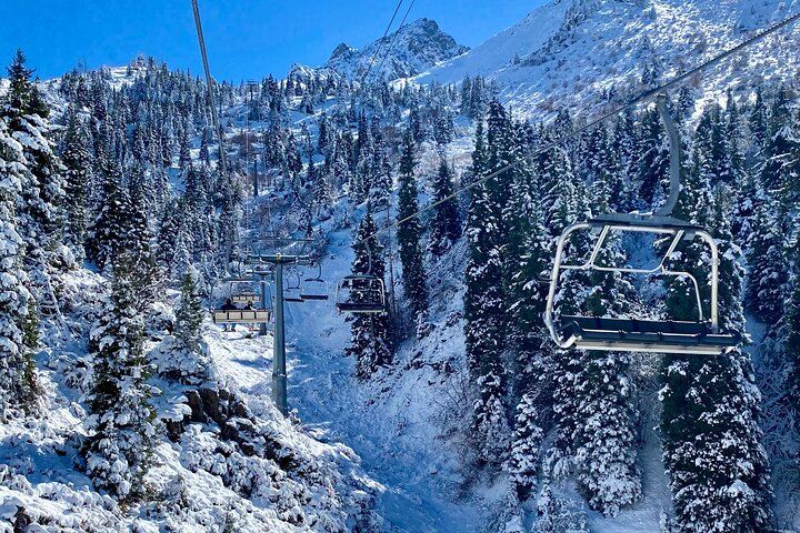 Escursione privata alla stazione sciistica di Medeu e Shymbulak