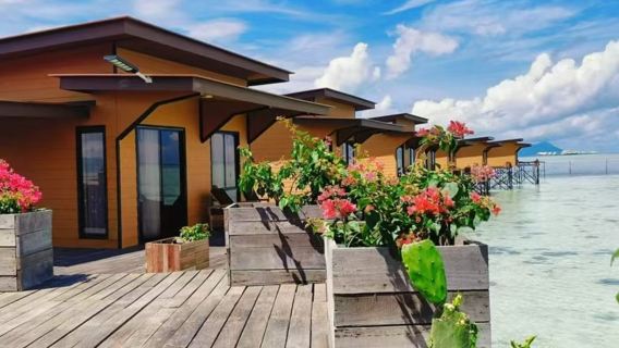 Malaysia Semporna Pompom Island Resort|Ville sull'acqua vicino all'isola, scenario turistico di alto livello
