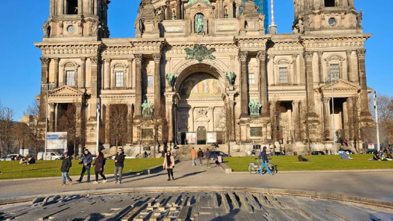 Germany - Berlin|Museum Island Light and Shadow Tour Chinese Private Charter 1-day Tour