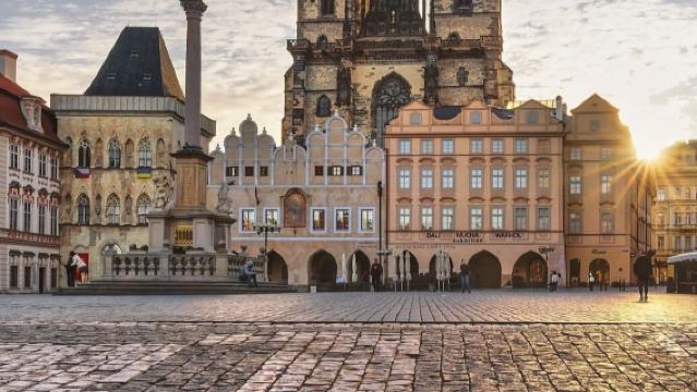 捷克布拉格-布拉格城堡-查理大橋-布拉格老城廣場等包車遊