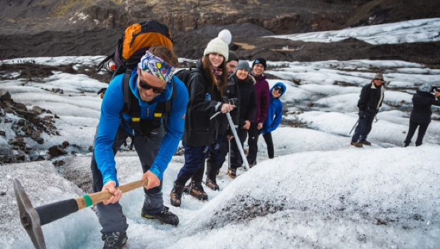 Escursione sul ghiacciaio Vatnajökull con partenza dal Parco Nazionale Skaftafell in Islanda [Con guida professionale]