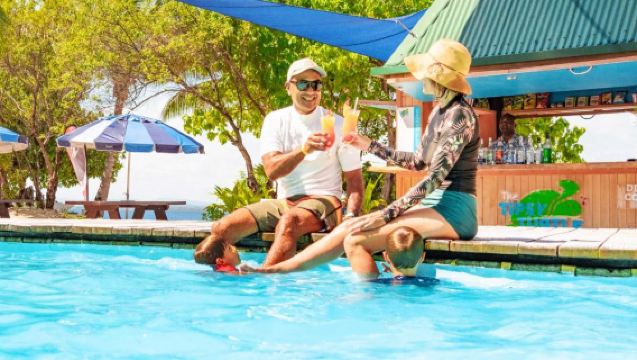 South sea islands cruise tour in Fiji [includes lunch + guide + transfers]