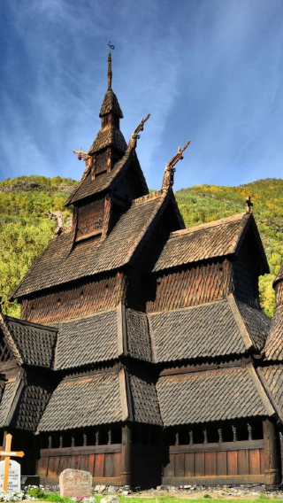 Norway - 4h essence tour (stave church + hanging fjord viewpoint + summer snow road) minibus
