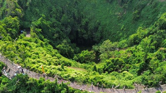 Privater Tagesausflug in Haikou: Vulkan-Geopark & Filmstadt