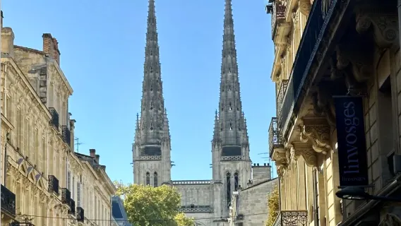 Traducción profesional en Burdeos, Francia | guía local, guía turístico, traducción comercial/personalizado