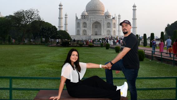 Kohteesta Delhi: Yksityinen Taj Mahal ja Agra -päiväretki viiden tähden aterialla