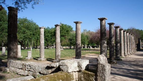 Olympia: Shared Minibus Tour from Katakolon