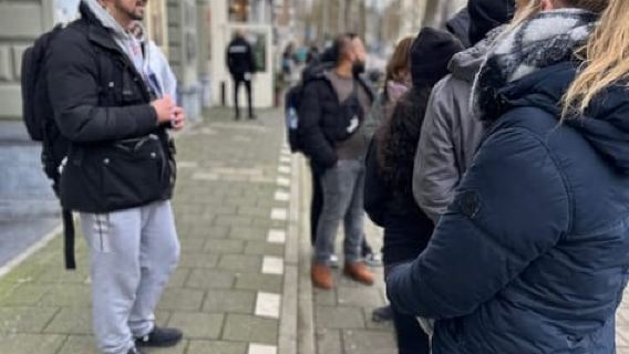 Amsterdam: Guided Anne Frank Small-Group Walking Tour