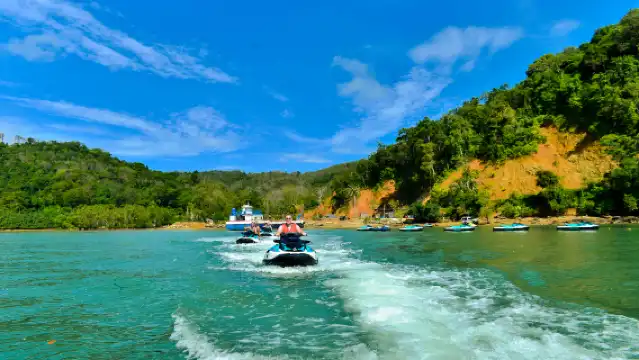 布吉水上電單車之旅：探索5或8個迷人島嶼（含午餐及接送服務）
