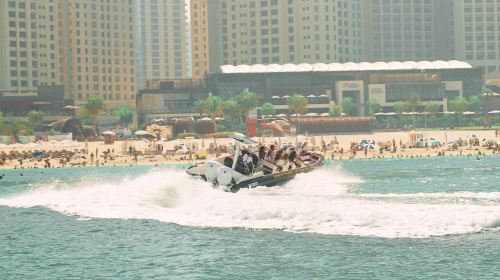 Dubai Attraction: The Black Boats Dubai Day Tours 3