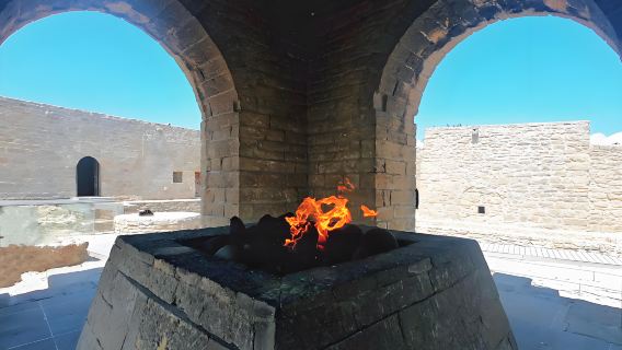 Excursión de un día con servicio de coche privado con conductor en los alrededores de Bakú, Azerbaiyán (itinerario ajustable)|(inglés)