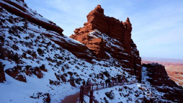 【馬蹄石窟群旅遊區+平山湖大峽谷一日遊】包車、大小團多套餐可選