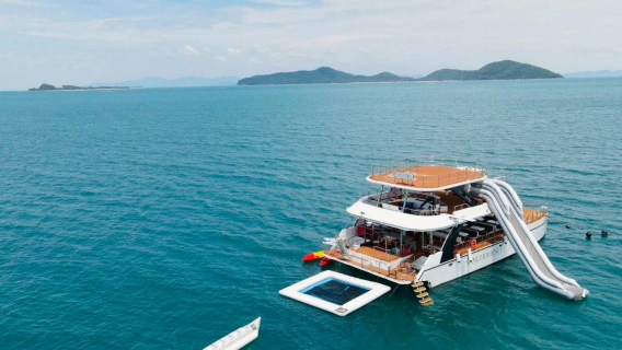 The Taste of Freedom: Koh Samui Catamaran Tour to Pig Beach and Tean Island (Free Flow Drinks, Fully Equipped)