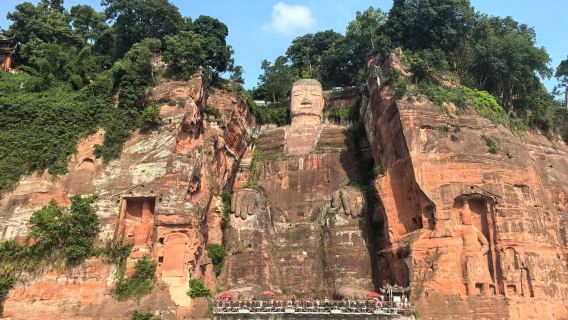 ○ Ausführliche Erkundung – Private Tagestour zum Großen Buddha von Leshan – Bergsteigen + Bootstour – Reiseleitung inklusive Tickets
