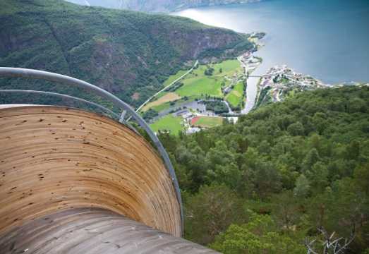 Flåm: Borgund Stave Church, Lærdal, and Stegastein Tour