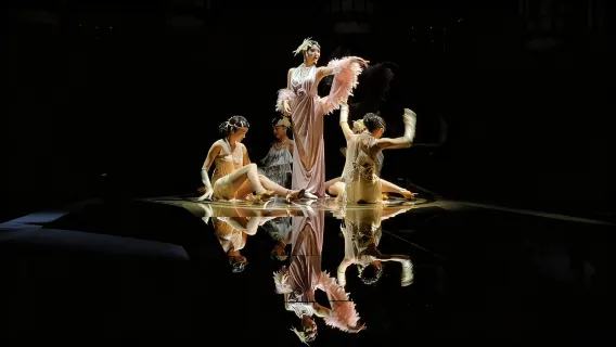 [Shanghái] Espectáculo gastronómico de los años 30 en el Bund • Edificio centenario de Shanghái de la época de la República de China|Cerca de la estación de metro Yuyuan (experiencia inmersiva de la antigua Shanghái + viaje moderno + experiencia de vestuario/maquillaje)